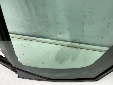 Szyba boczna Audi A3 8P Sportback 5d 03-13r. LEWA tylna ramka szyby drzwi podnośnik szyb lewy tył