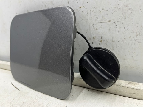 Klapka wlewu paliwa Nissan X-Trail III T32 Rogue 13-21r. kod koloru KAD G z korkiem