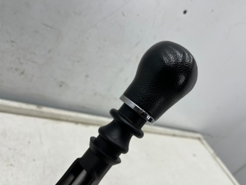 Lewarek zmiany biegów Nissan X-Trail III T32 Rogue 13-21r. wybierak dźwignia gałka manualna 6 biegów 341015397r