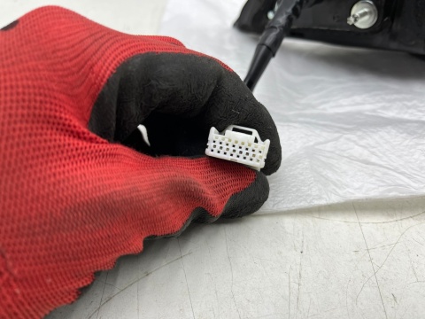 Lusterko Nissan X-Trail III T32 Rogue 13-21r. prawe składane Z KAMERĄ elektryczne kolor KAD G zewnętrzne EUROPA 13 pin