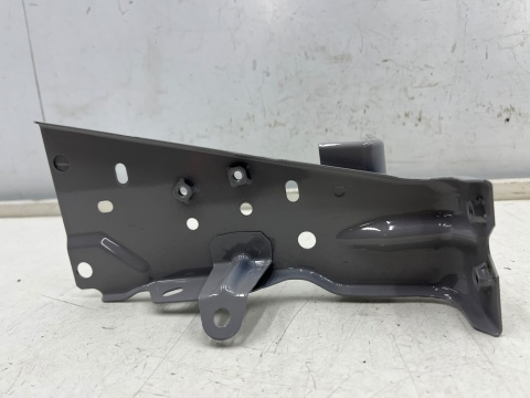 Mocowanie błotnika Mazda 2 III DJ DL 14-19r. NOWE lewe przednie wspornik podpora lewy przód