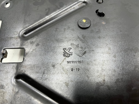 Mocowanie radaru Peugeot 308 II T9 13-21r. kosz uchwyt stelaż ramka na Asystent Pasa Distronik 9676135980 98185150