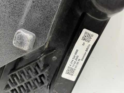 Osłona pod silnik Mercedes w214 s214 v214 x214 E-klasa 23r.- przednia płyta dolna podwozia pod zderzak a2145200600