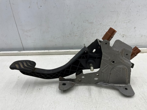 Pedał sprzęgła Nissan X-Trail III T32 Rogue 13-21r. czujnik EUROPA 465034208r