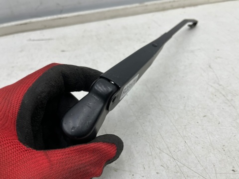 Ramię wycieraczki Toyota Prius 2 II XW20 03-09r. ramie klapy bagaznika