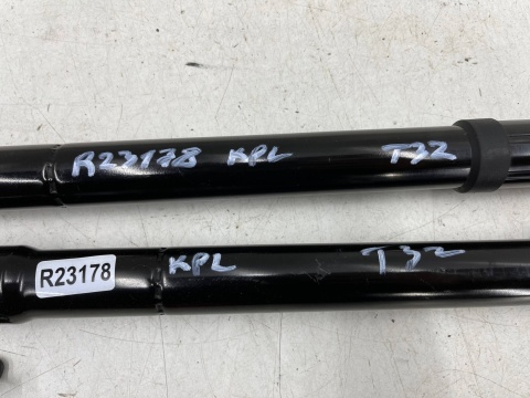 Siłownik Nissan X-Trail III T32 Rogue 13-21r. teleskop ELEKTRYCZNY bagażnika klapy KOMPLET oryginalne 905614cl2a