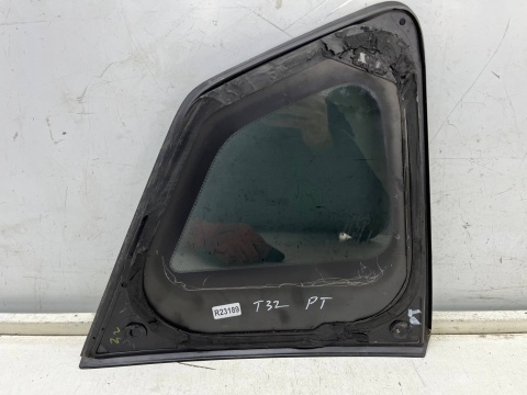 Szyba boczna Nissan X-Trail III T32 Rogue 13-21r. trójkąt prawa tylna karoseryjna ciemna prawy tył oryginalna
