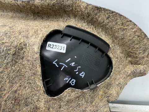 Tapicerka Opel Insignia A HB 08-17r. LEWY boczek bagażnika czarny lewy tył