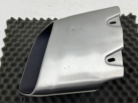 Wydech Macan I 95b LIFT 21r.- NOWA prawa tylna końcówka tłumika nasadka oryginalna prawy tył 95b253682