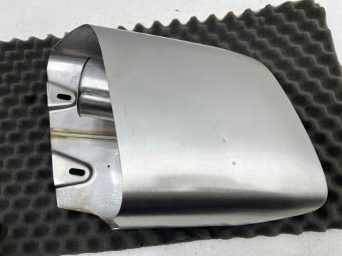 Wydech Macan I 95b LIFT 21r.- NOWA prawa tylna końcówka tłumika nasadka oryginalna prawy tył 95b253682