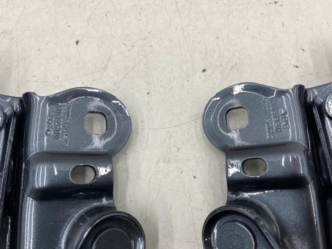 Zawias maski Skoda Superb 3 III 15-24r. NOWE oryginalne zawiasy pokrywy silnika lewy prawy komplet 3v0823301 3v0823302