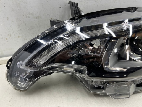 Lampa reflektor Peugeot 108 12-22r. lewa przednia soczewka LED pasek ORYGINALNA Europa lewy przód 90026268