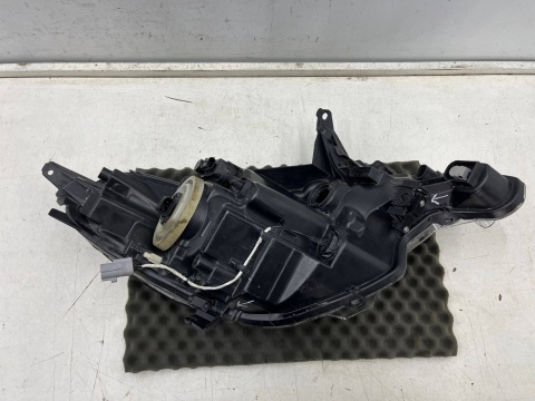 Lampa reflektor Peugeot 108 12-22r. lewa przednia soczewka LED pasek ORYGINALNA Europa lewy przód 90026268