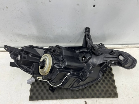 Lampa reflektor Peugeot 108 12-22r. lewa przednia soczewka LED pasek ORYGINALNA Europa lewy przód 90026268