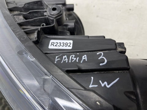 Lampa reflektor Skoda Fabia 3 III 14-18r. lewa przednia soczewka LED pasek ORYGINALNA Europa lewy przód 6v1941015b