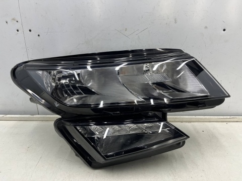 Lampa reflektor Skoda Kodiaq I 16-19r. PRAWA przednia zwykła na żarówki pasek DRL LED prawy przód Europa 566941016b