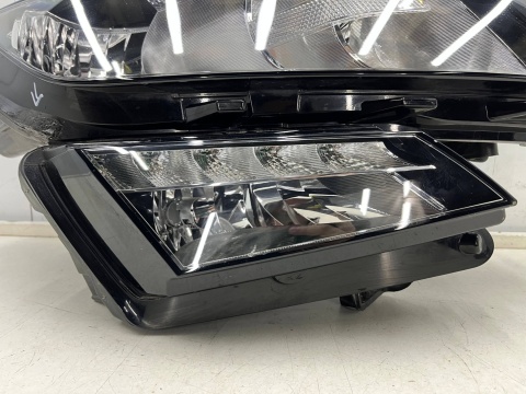 Lampa reflektor Skoda Kodiaq I 16-19r. PRAWA przednia zwykła na żarówki pasek DRL LED prawy przód Europa 566941016b