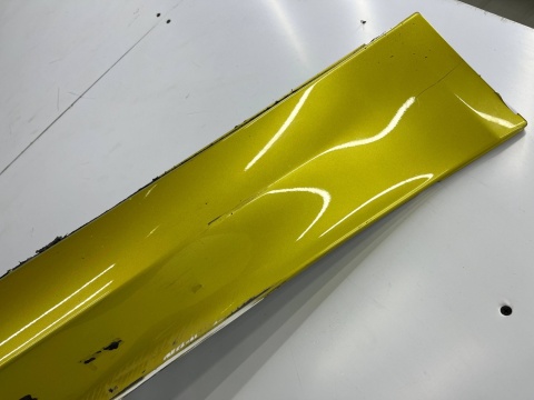 Nakładka progu BMW M3 F80 sedan 13-19r. prawa listwa progowa zewnętrzna próg 8055988