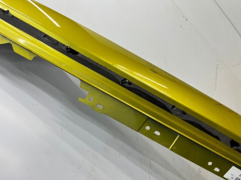 Nakładka progu BMW M3 F80 sedan 13-19r. prawa listwa progowa zewnętrzna próg 8055988