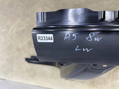Poszycie Audi A5 II 8w F5 Sportback 16-24r. lewy próg słupek środkowy ćwiartka reperaturka NOWA oryginalna ćwiartka 8w8809839
