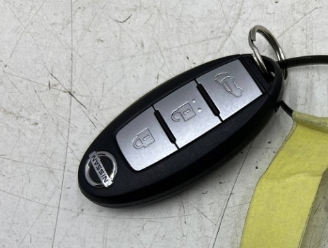 Kluczyk Nissan X-Trail III T32 Rogue Qashqai J11 13-21r. pilot z grotem Keyles