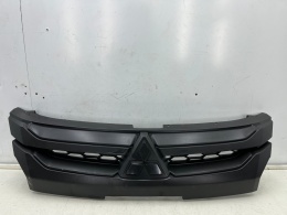 Atrapa Mitsubishi L200 5 V 19r.- grill przednia maskownica zderzaka znaczek 7450B264