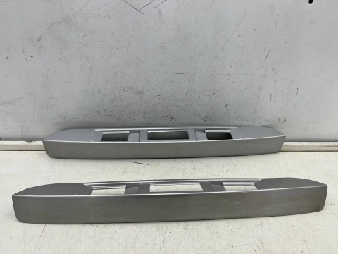 Listwa Mazda 2 I DY 02-07r. blenda nakładka dolna klapy bagażnika na przycisk 3m71-a43404-bf