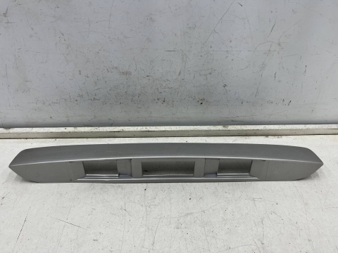 Listwa Mazda 2 I DY 02-07r. blenda nakładka dolna klapy bagażnika na przycisk 3m71-a43404-bf