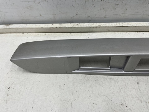 Listwa Mazda 2 I DY 02-07r. blenda nakładka dolna klapy bagażnika na przycisk 3m71-a43404-bf