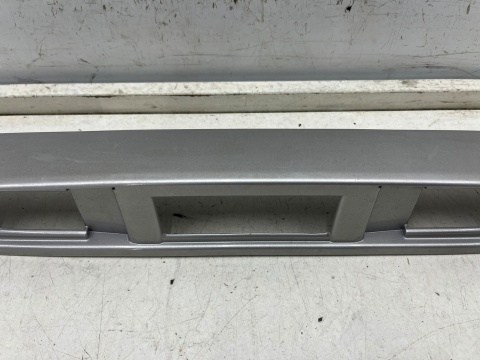 Listwa Mazda 2 I DY 02-07r. blenda nakładka dolna klapy bagażnika na przycisk 3m71-a43404-bf