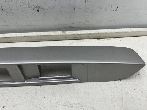 Listwa Mazda 2 I DY 02-07r. blenda nakładka dolna klapy bagażnika na przycisk 3m71-a43404-bf