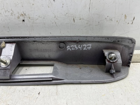 Listwa Mazda 2 I DY 02-07r. blenda nakładka dolna klapy bagażnika na przycisk 3m71-a43404-bf