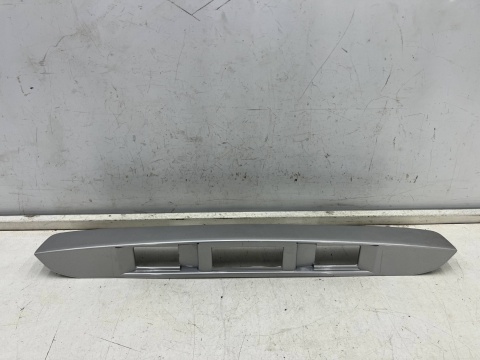 Listwa Mazda 2 I DY 02-07r. blenda nakładka dolna klapy bagażnika na przycisk 3m71-a43404-bf