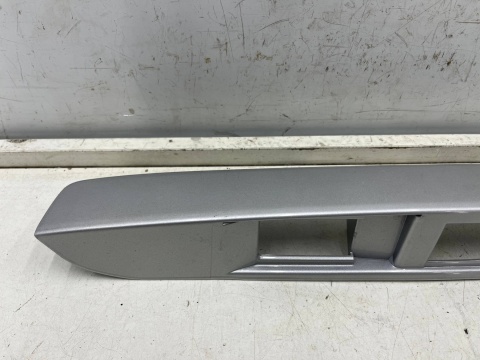 Listwa Mazda 2 I DY 02-07r. blenda nakładka dolna klapy bagażnika na przycisk 3m71-a43404-bf