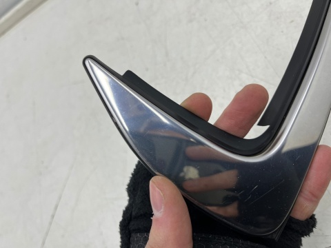 Listwa Mazda 3 IV BP 19r.- PRAWA tylna chromowana nakładka osłona na trójkąt szyby drzwi tylnych prawy tył