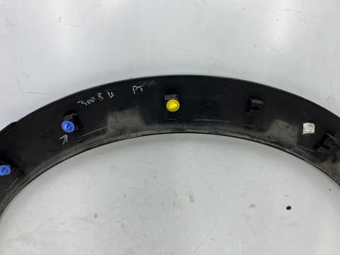 Listwa Peugeot 3008 II 16r.- prawa tylna nakładka rant błotnika CIENKA wąska prawy tył 9825289077
