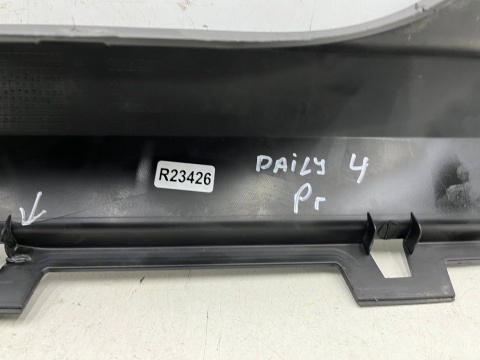 Nakładka progu Iveco Daily 4 IV 2014r.- PRAWA listwa progowa zewnętrzna próg stopień 5801521532