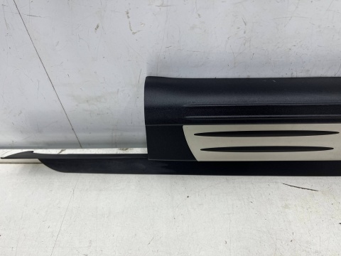 Nakładka progu Mercedes SLK R171 04-11r. lewa wewnętrzna listwa progowa 1716800135