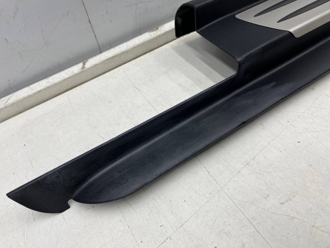 Nakładka progu Mercedes SLK R171 04-11r. lewa wewnętrzna listwa progowa 1716800135