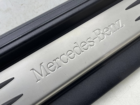 Nakładka progu Mercedes SLK R171 04-11r. lewa wewnętrzna listwa progowa 1716800135