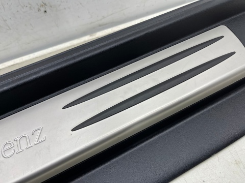 Nakładka progu Mercedes SLK R171 04-11r. lewa wewnętrzna listwa progowa 1716800135