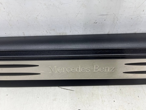 Nakładka progu Mercedes SLK R171 04-11r. prawa wewnętrzna listwa progowa 1716800235