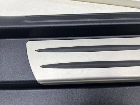 Nakładka progu Mercedes SLK R171 04-11r. prawa wewnętrzna listwa progowa 1716800235