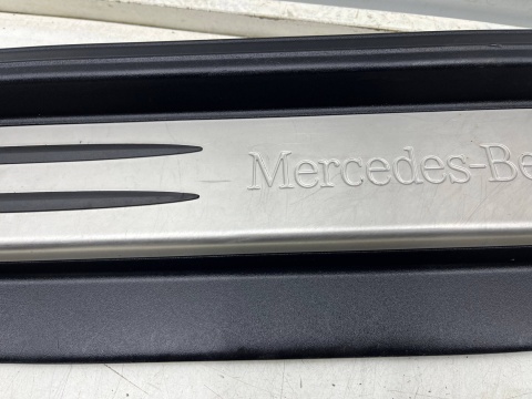 Nakładka progu Mercedes SLK R171 04-11r. prawa wewnętrzna listwa progowa 1716800235