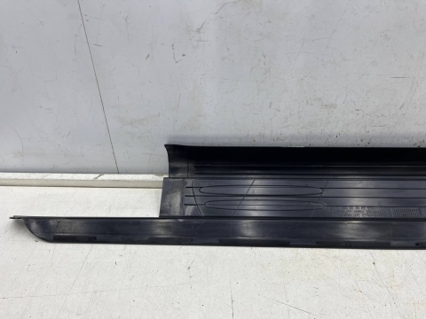 Nakładka progu Mercedes SLK R171 04-11r. prawa wewnętrzna listwa progowa 1716800235