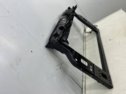 Pas przedni Fiat 500E 2 II 20r.- wzmocnienie ramka chłodnic oryginalny