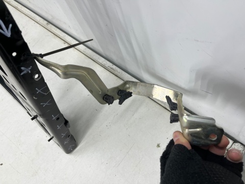 Pas przedni Fiat 500E 2 II 20r.- wzmocnienie ramka chłodnic oryginalny