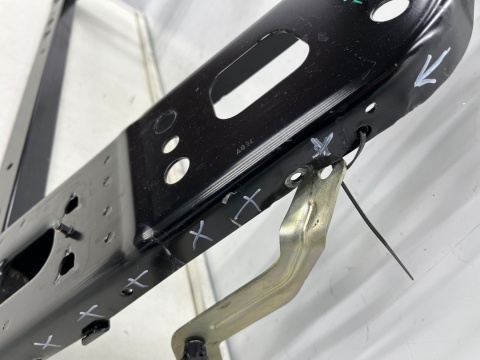 Pas przedni Fiat 500E 2 II 20r.- wzmocnienie ramka chłodnic oryginalny