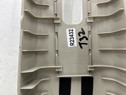 Plastik Nissan X-Trail III T32 Rogue 13-21r. prawa osłona słupka środkowego regulacji pasów poszycie tapicerka 769134ce0a