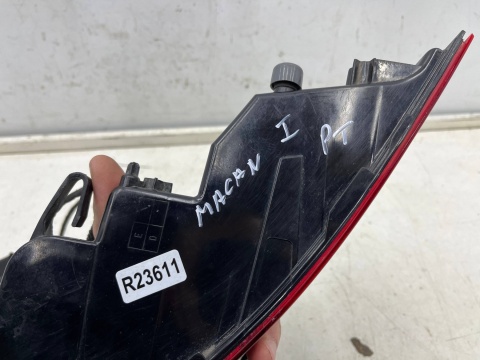 Lampa Porsche Macan I 95b 14-24r. prawa tylna lampa przeciwmgielna w zderzak tylny oryginalna prawy tył 95b945726q